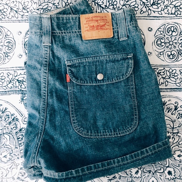 Levi's Pants - 🏔 Vintage Levi Denim Mom Shorts 🏔